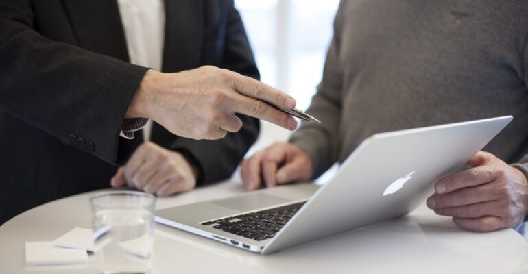 Choose-an-IT-Consultant